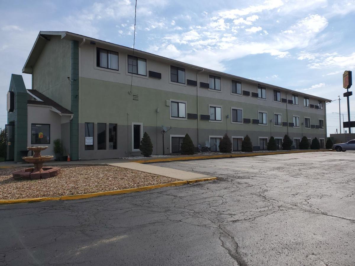 Super 8 By Wyndham Kansas City At Barry Road/Airport Eksteriør bilde