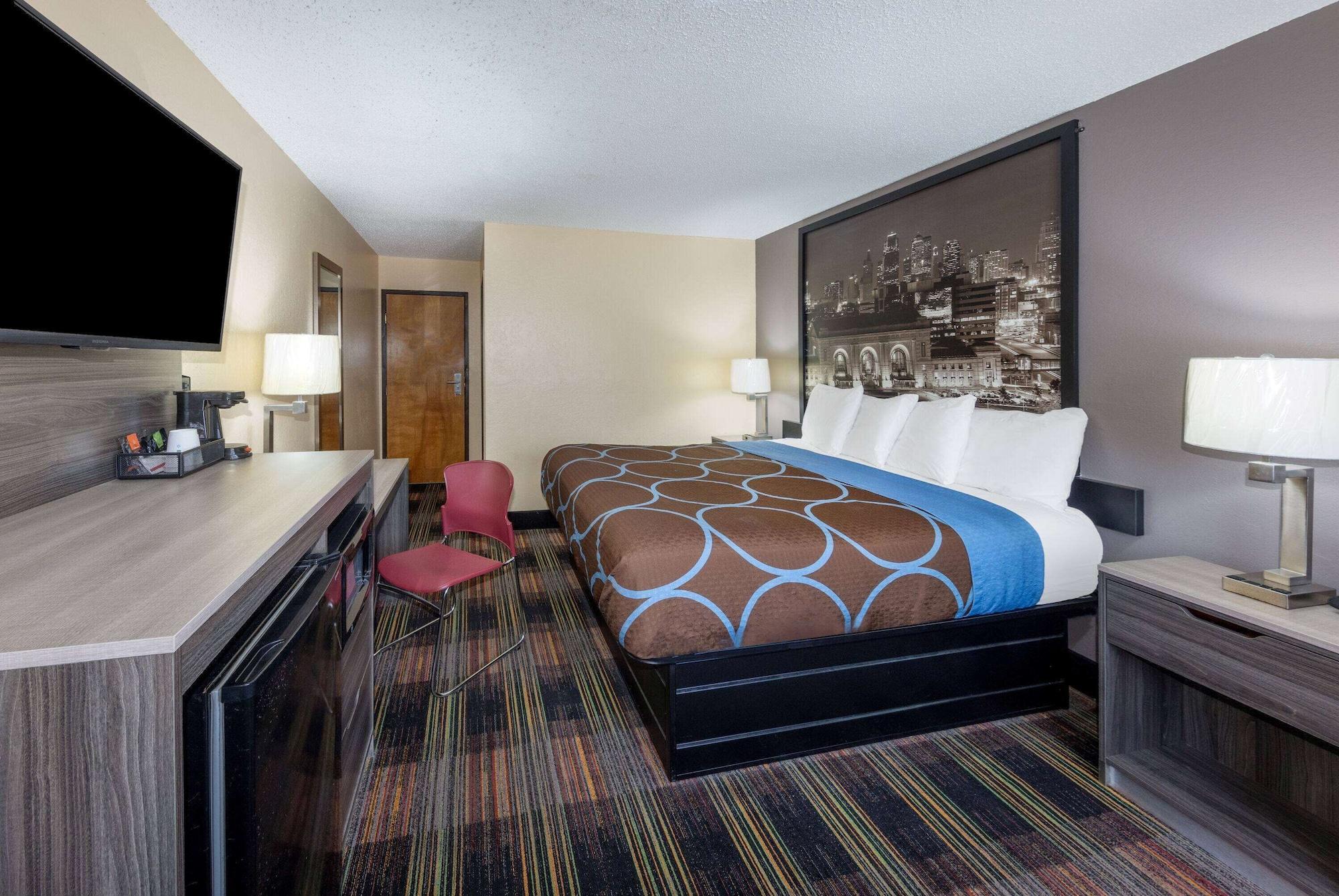 Super 8 By Wyndham Kansas City At Barry Road/Airport Eksteriør bilde