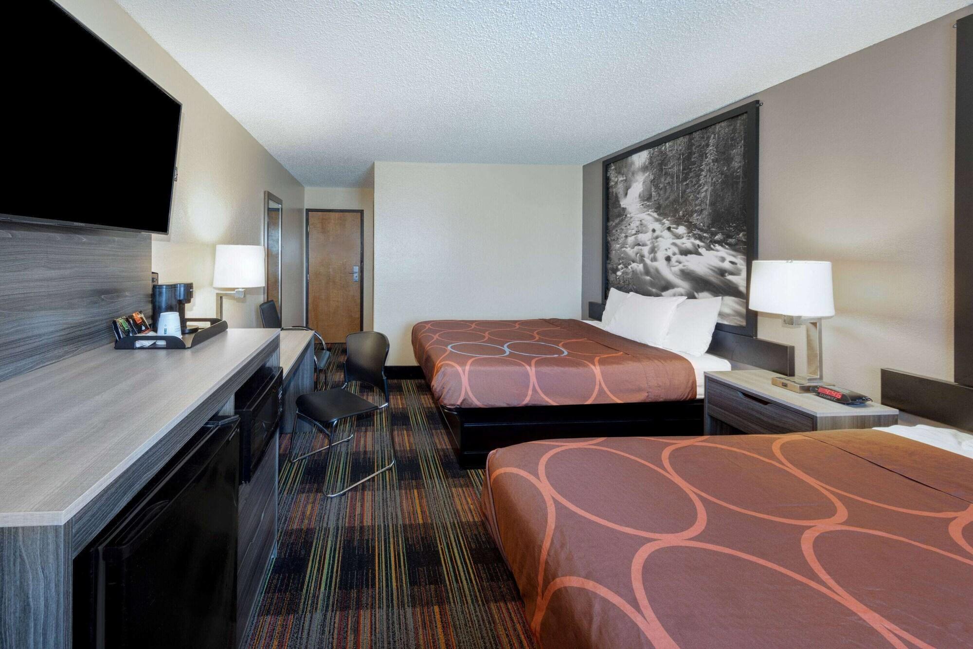 Super 8 By Wyndham Kansas City At Barry Road/Airport Eksteriør bilde