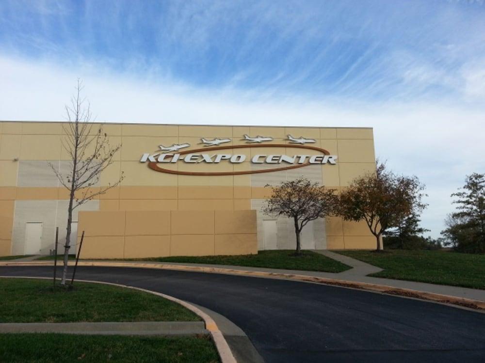 Super 8 By Wyndham Kansas City At Barry Road/Airport Eksteriør bilde
