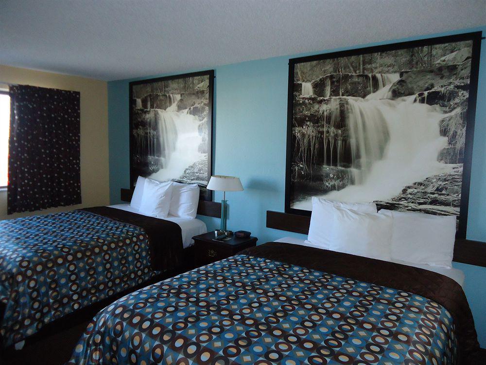 Super 8 By Wyndham Kansas City At Barry Road/Airport Eksteriør bilde